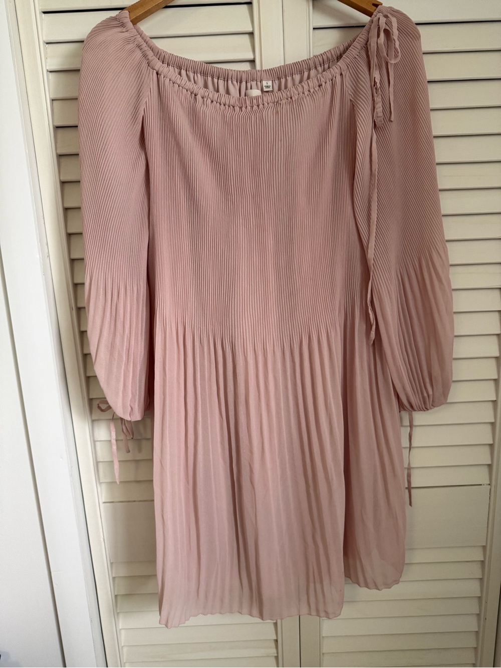 Wilfred Dusty Rose Pleated Off-Shoulder Dress